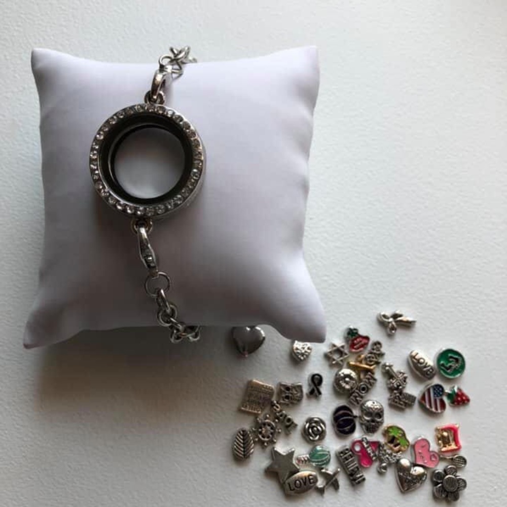 Silver Charm Bracelet w/Charms *SOLD*